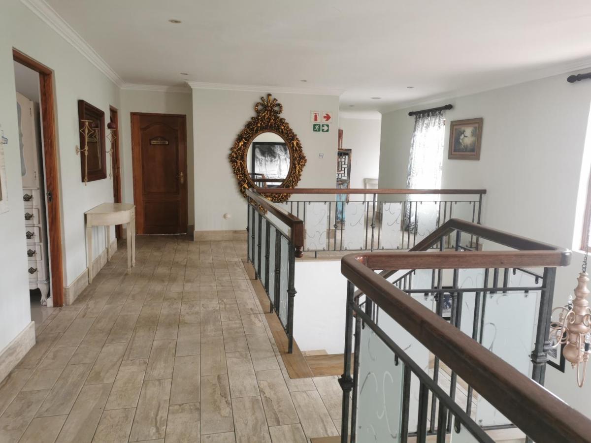 Blouberg Manor Hotel Блубергстранд Екстериор снимка