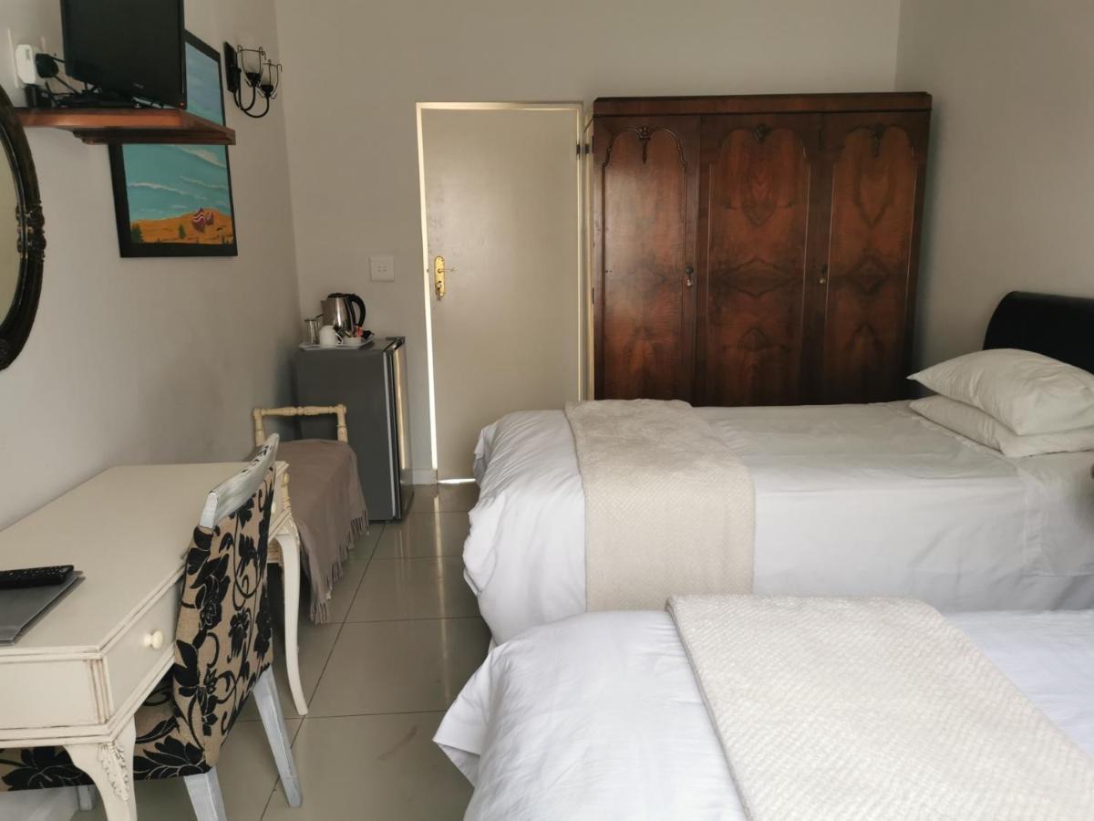 Blouberg Manor Hotel Блубергстранд Екстериор снимка