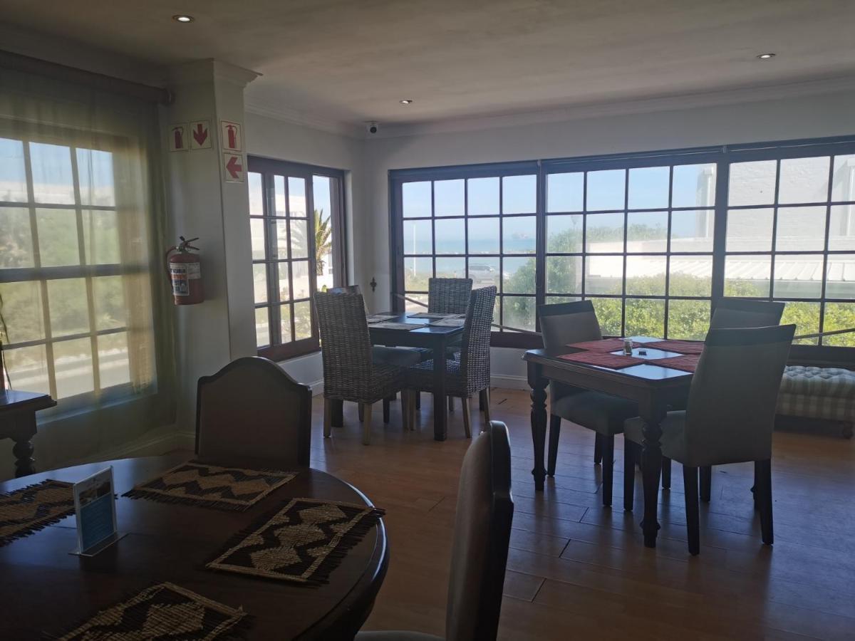 Blouberg Manor Hotel Блубергстранд Екстериор снимка
