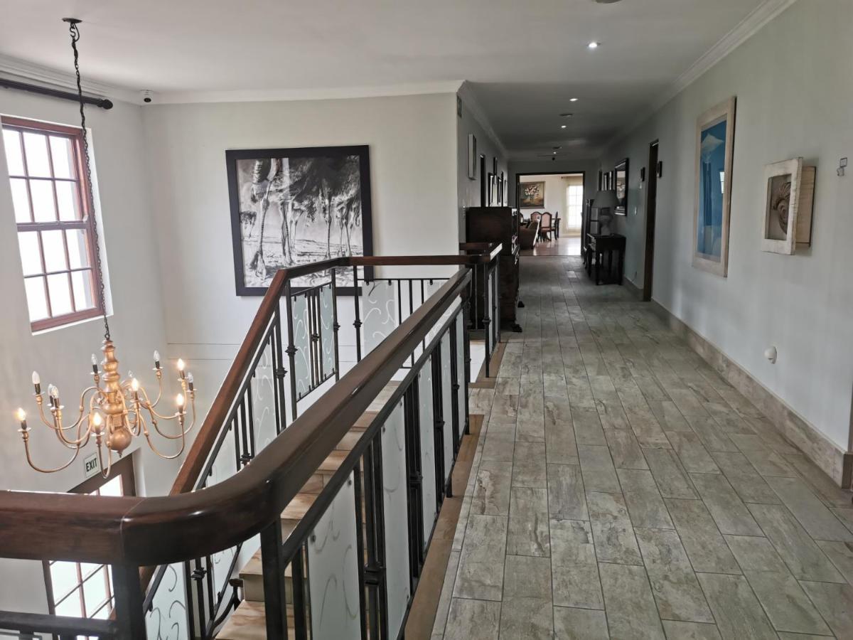 Blouberg Manor Hotel Блубергстранд Екстериор снимка