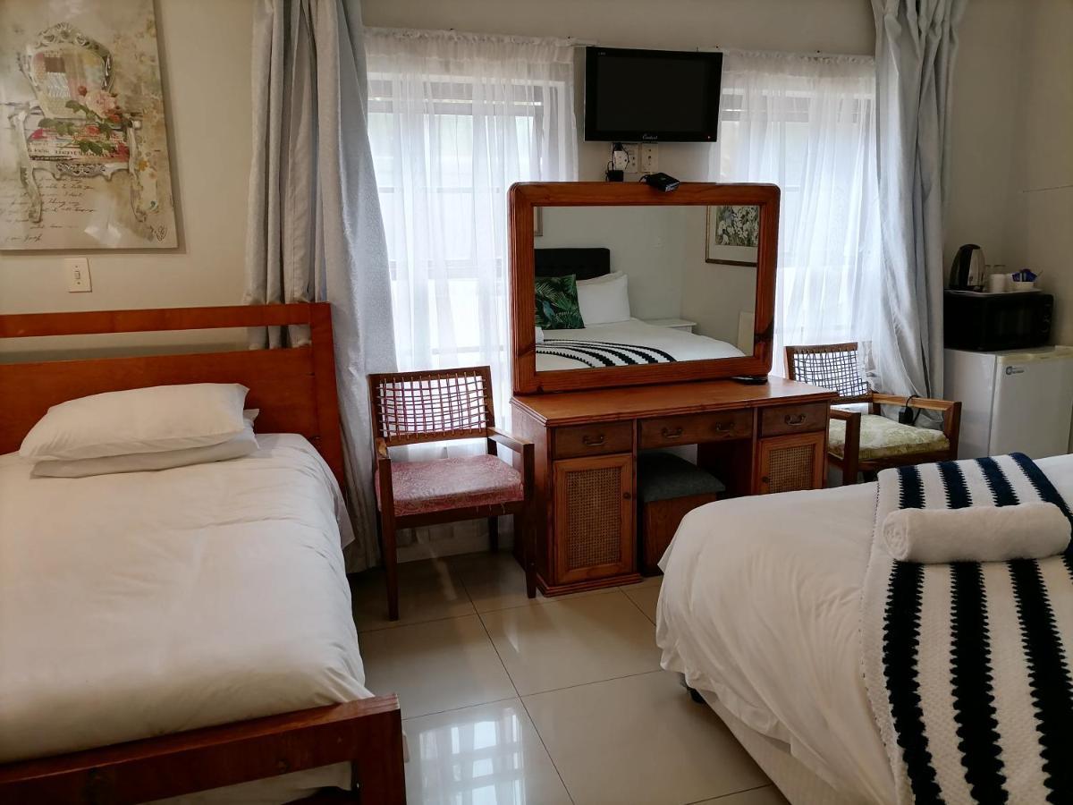 Blouberg Manor Hotel Блубергстранд Екстериор снимка